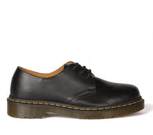 Cargar imagen en el visor de la galería, DR MARTENS | 1461 DMC 3-EYE SHOE | BLACK SMOOTH
