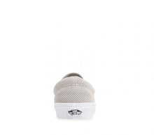 Cargar imagen en el visor de la galería, VANS | CLASSIC SLIP-ON (PERFORATED SUEDE)
