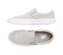 Cargar imagen en el visor de la galería, VANS | CLASSIC SLIP-ON (PERFORATED SUEDE)
